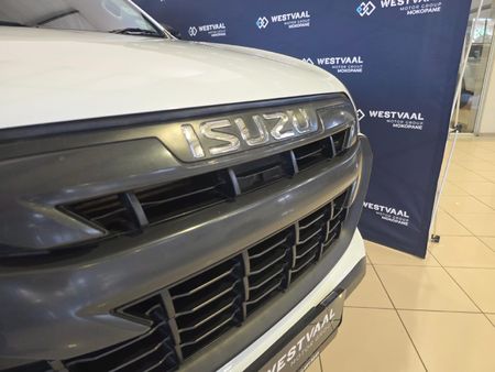 2023-Isuzu-D-Max-19-DDI-HR-L-Auto-Double-Cab_6