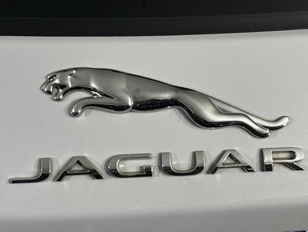 2019-Jaguar-E-Pace-D240-20D-SE-177kW_10