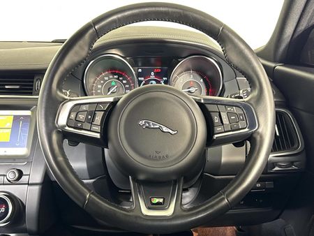 2019-Jaguar-E-Pace-D240-20D-SE-177kW_11