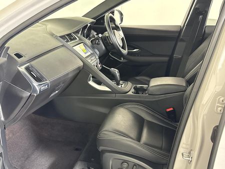 2019-Jaguar-E-Pace-D240-20D-SE-177kW_8