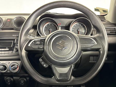 2023-Suzuki-Swift-12-GL_10
