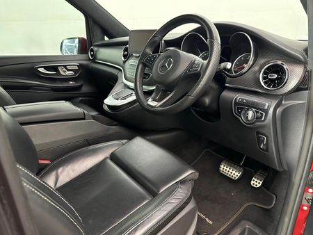 2023-Mercedes-Benz-V-Class-V-300d-Exclusive_10