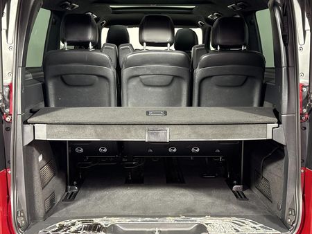 2023-Mercedes-Benz-V-Class-V-300d-Exclusive_14