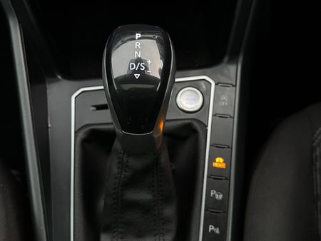 2023-Volkswagen-Taigo-10-TSI-R-Line-Auto_10