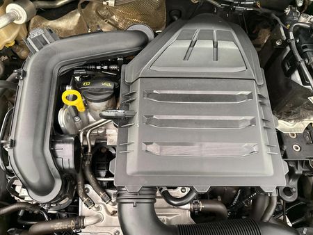 2023-Volkswagen-Taigo-10-TSI-R-Line-Auto_12