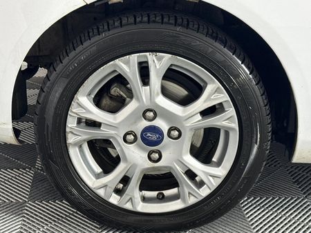 2018-Ford-Fiesta-10-EcoBoost-Trend-5-dr-Auto_4