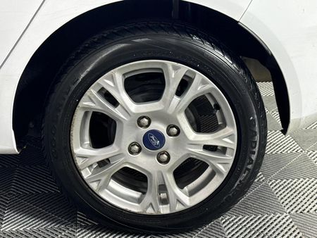 2018-Ford-Fiesta-10-EcoBoost-Trend-5-dr-Auto_6