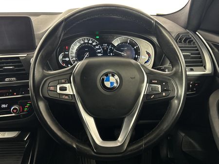 2019-BMW-X3-sDrive18d_12