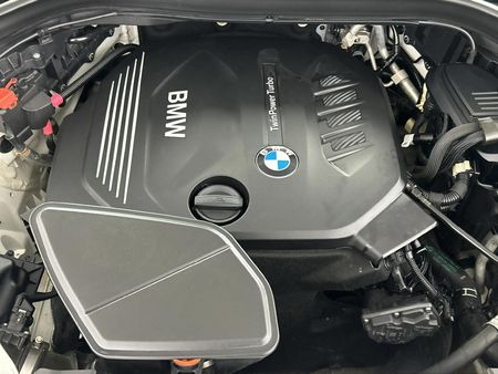 2019-BMW-X3-sDrive18d_13
