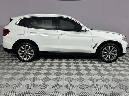 2019-BMW-X3-sDrive18d_17