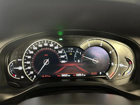 2019-BMW-X3-sDrive18d_2
