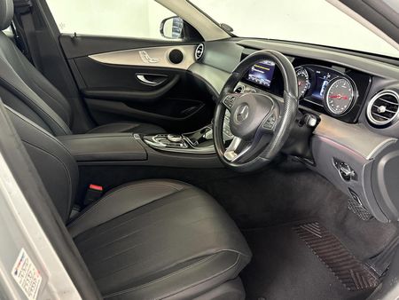 2017-Mercedes-Benz-E-Class-E-350d-Exclusive_9