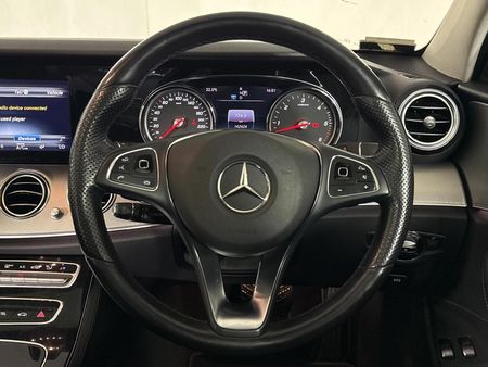 2017-Mercedes-Benz-E-Class-E-350d-Exclusive_11