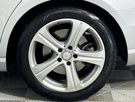 2017-Mercedes-Benz-E-Class-E-350d-Exclusive_6