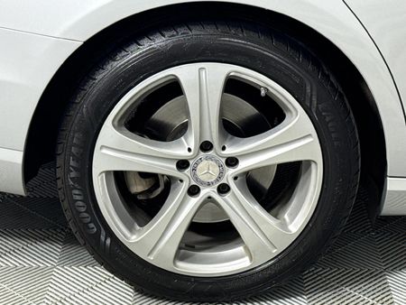 2017-Mercedes-Benz-E-Class-E-350d-Exclusive_7