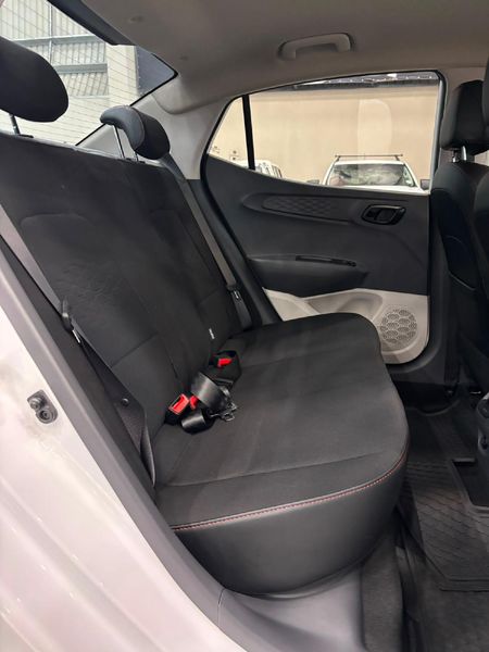 2025-Hyundai-Grand-i10-12-Fluid-Sedan-Auto_11