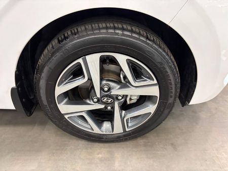 2025-Hyundai-Grand-i10-12-Fluid-Sedan-Auto_8