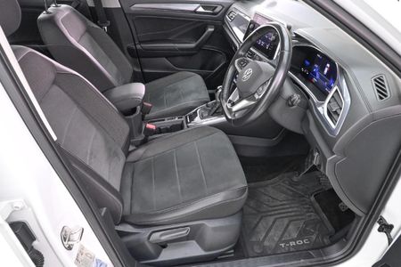 2023-Volkswagen-T-Roc-14-TSI-Design-Auto_9