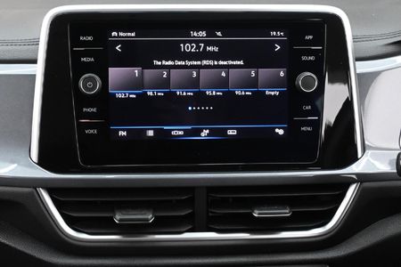 2023-Volkswagen-T-Roc-14-TSI-Design-Auto_16