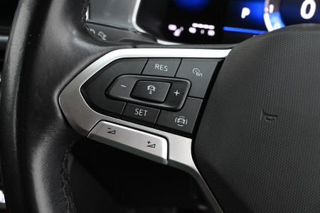 2023-Volkswagen-T-Roc-14-TSI-Design-Auto_21