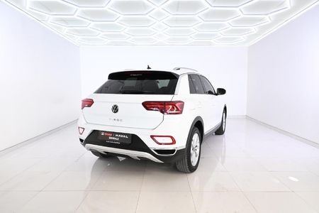 2023-Volkswagen-T-Roc-14-TSI-Design-Auto_2