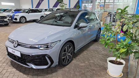 2026-Volkswagen-Golf-14-TSI-R-Line-Auto-110kw_2