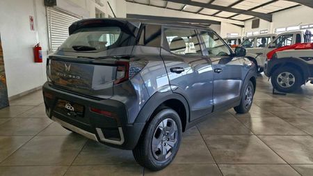 2026-Mahindra-XUV-3XO-12T-MX2_5