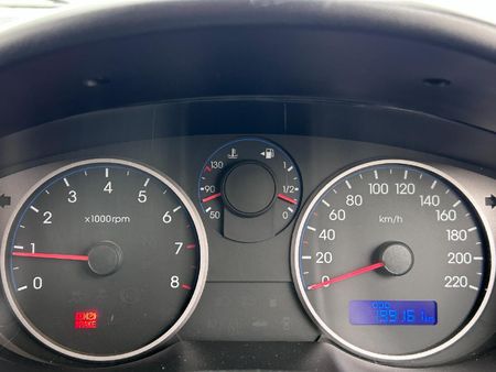 2010-Hyundai-i20-14_9