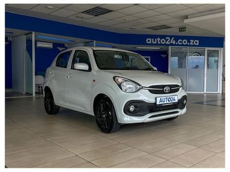 2025-Toyota-Vitz-10-XR_0