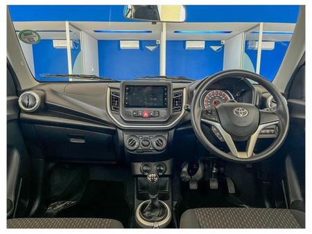 2025-Toyota-Vitz-10-XR_10