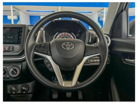 2025-Toyota-Vitz-10-XR_12