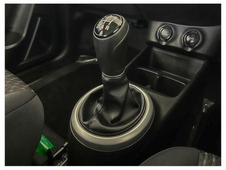 2025-Toyota-Vitz-10-XR_13