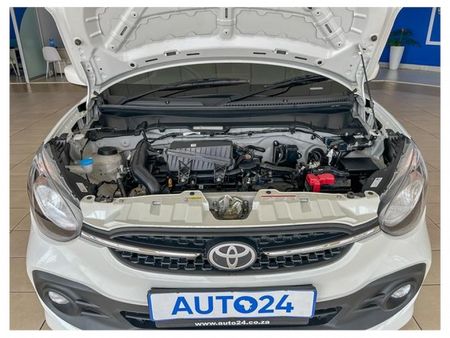 2025-Toyota-Vitz-10-XR_23