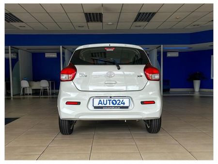 2025-Toyota-Vitz-10-XR_4