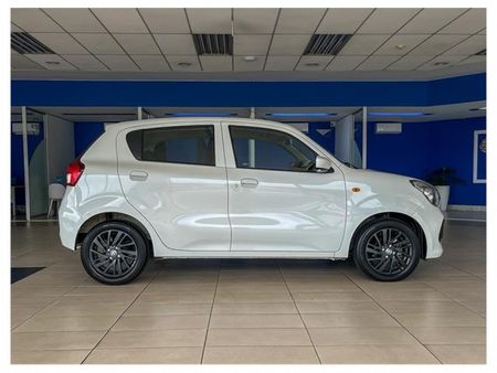 2025-Toyota-Vitz-10-XR_8