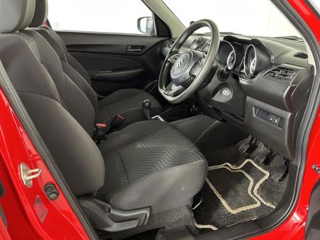 2024-Suzuki-Swift-12-GL_9