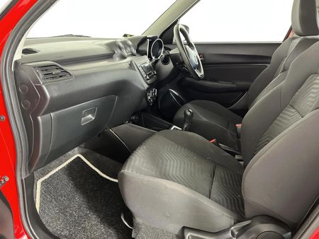 2024-Suzuki-Swift-12-GL_8