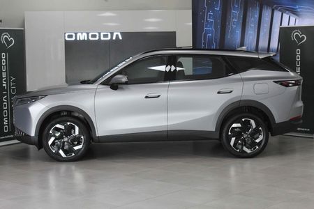 2026-Omoda-C7-16T-Luxury_2