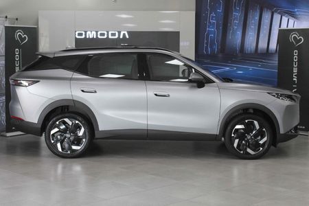 2026-Omoda-C7-16T-Luxury_3
