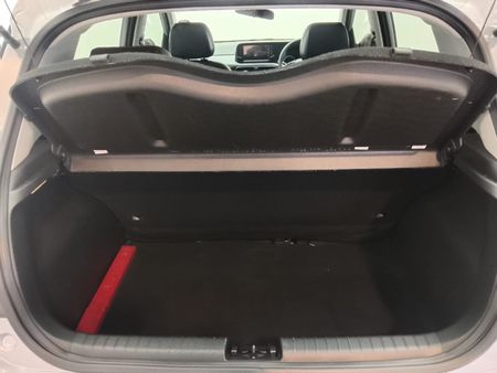 2024-Hyundai-Grand-i10-10-Motion_9