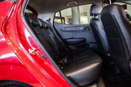2023-Hyundai-Grand-i10-12-Fluid_15