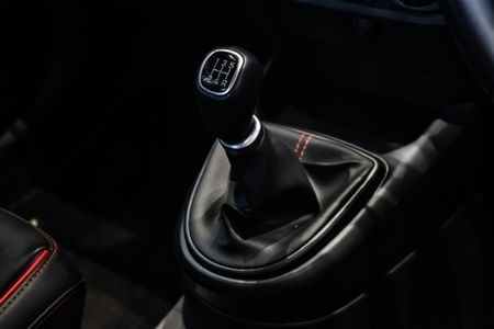 2023-Hyundai-Grand-i10-12-Fluid_20