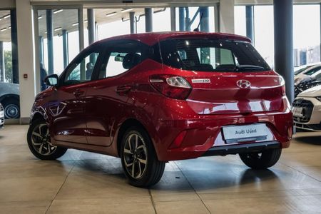 2023-Hyundai-Grand-i10-12-Fluid_5