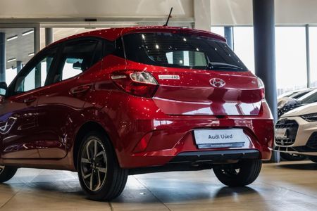 2023-Hyundai-Grand-i10-12-Fluid_7