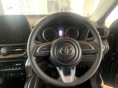 2026-Toyota-Urban-Cruiser-15-XR-Auto_11