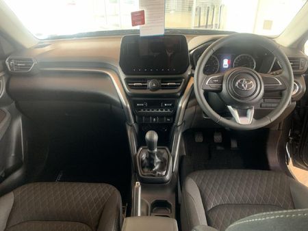 2026-Toyota-Urban-Cruiser-15-XR-Auto_8