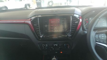 2026-Isuzu-D-Max-19-DDI-HR-X-Rider-Auto-Double-Cab_12