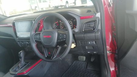 2026-Isuzu-D-Max-19-DDI-HR-X-Rider-Auto-Double-Cab_8