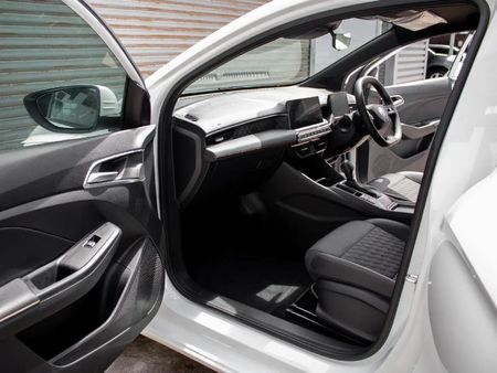 2026-MG-MG3-15-Delux-Auto_12