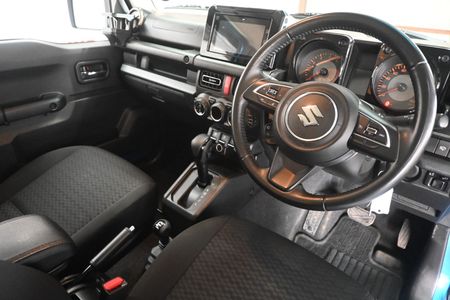 2021-Suzuki-Jimny-15-GLX-Auto_10